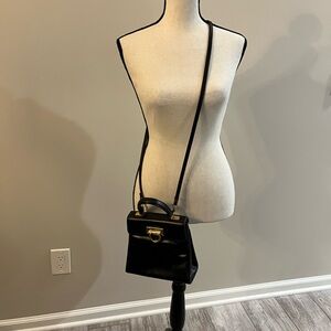 Elegant Black Leather Crossbody Bag